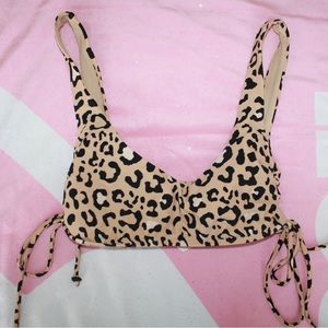 size xs Hollister scoop cheetah swimsuit top🐆
